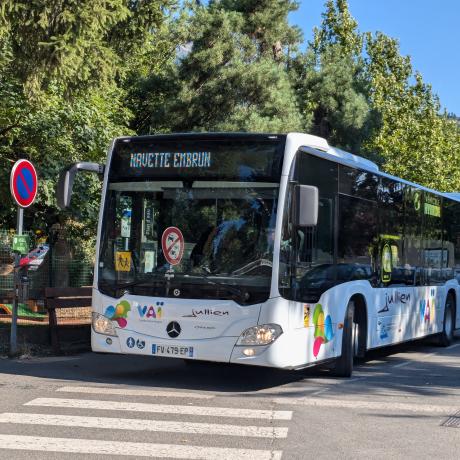 Photo bus Vaï Plan d'eau Embrun